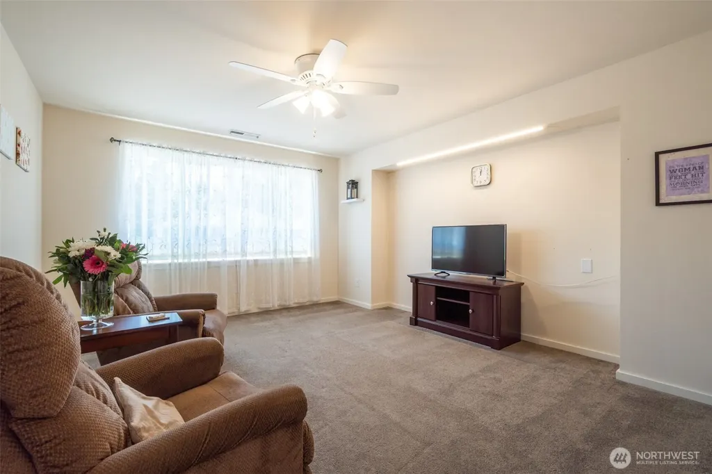 5852 S 326th Court Auburn WA 98001