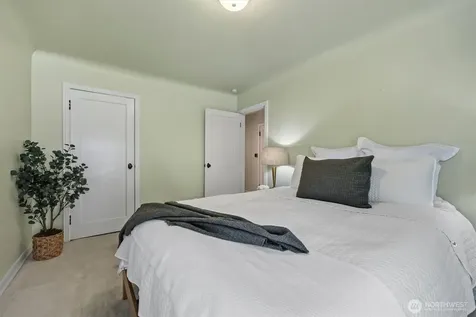 912 N 90th Street Seattle WA 98103