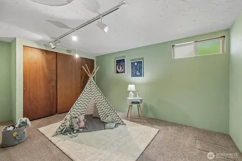 912 N 90th Street Seattle WA 98103