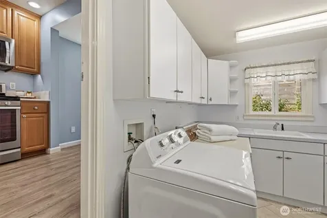 912 N 90th Street Seattle WA 98103
