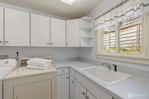 912 N 90th Street Seattle WA 98103