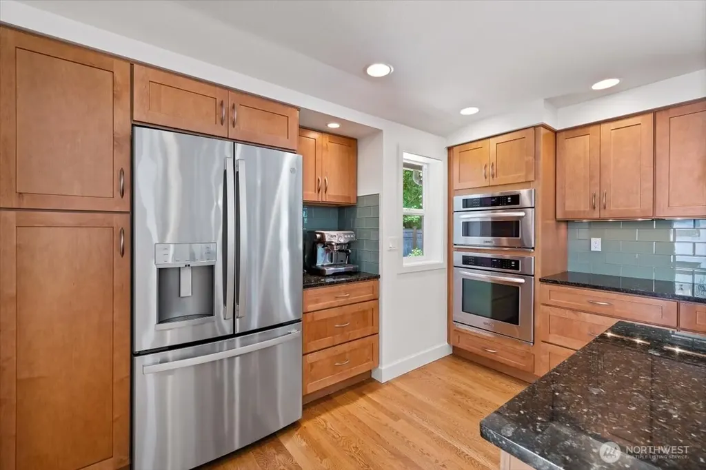 8510 SE 72nd Street Mercer Island WA 98040