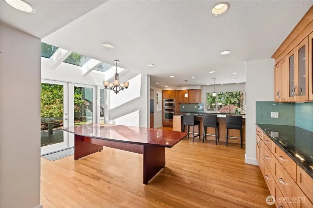 8510 SE 72nd Street Mercer Island WA 98040