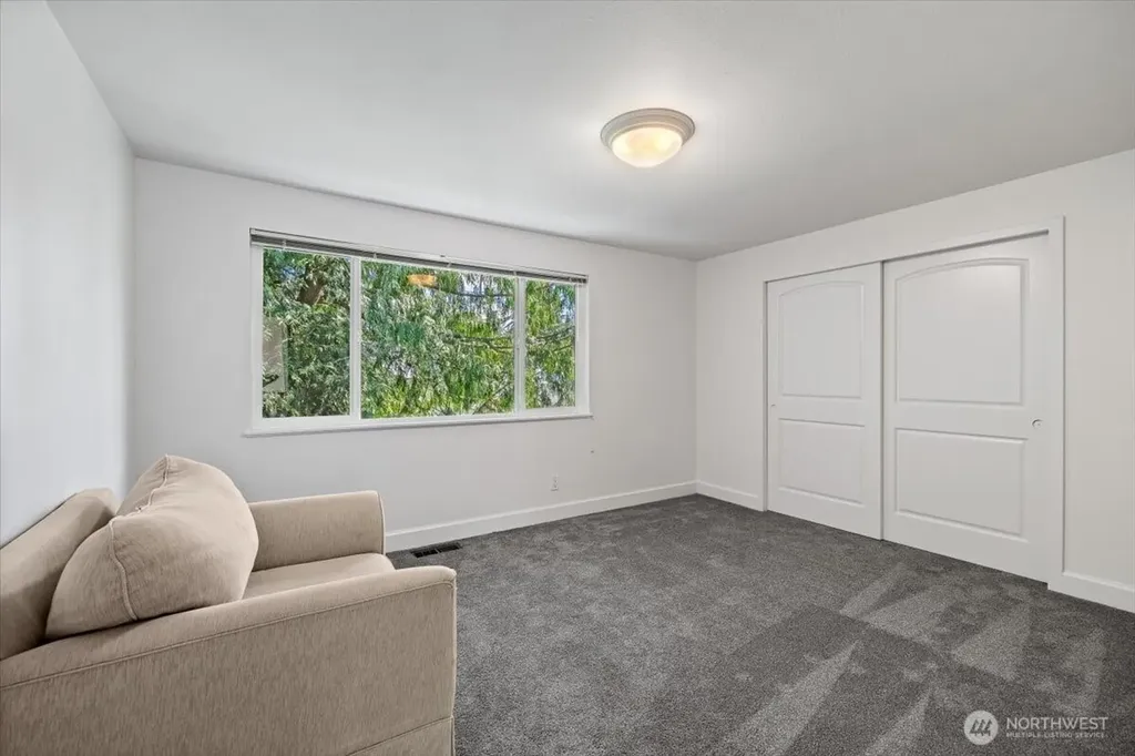 8510 SE 72nd Street Mercer Island WA 98040