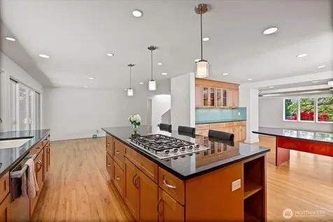 8510 SE 72nd Street Mercer Island WA 98040