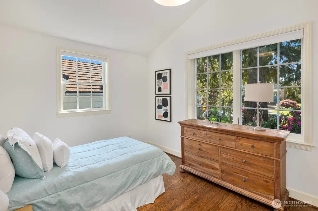 7044 50th Avenue NE Seattle WA 98115