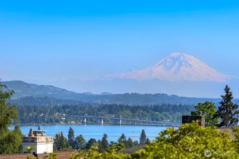 7044 50th Avenue NE Seattle WA 98115