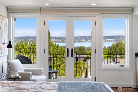 7044 50th Avenue NE Seattle WA 98115