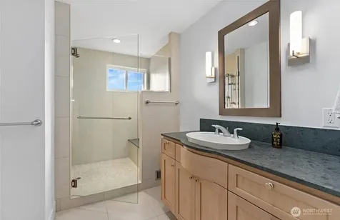 7044 50th Avenue NE Seattle WA 98115