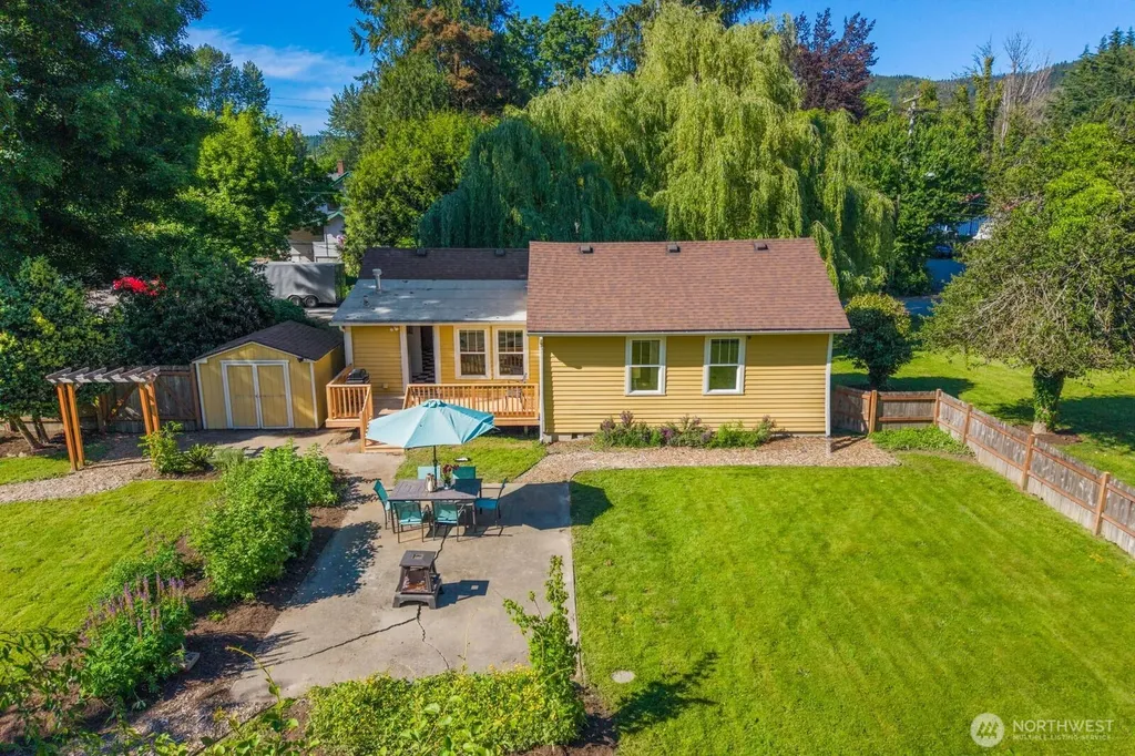 33917 SE 43rd Street Fall City WA 98024
