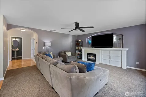 11705 126th Street Ct E Puyallup WA 98374