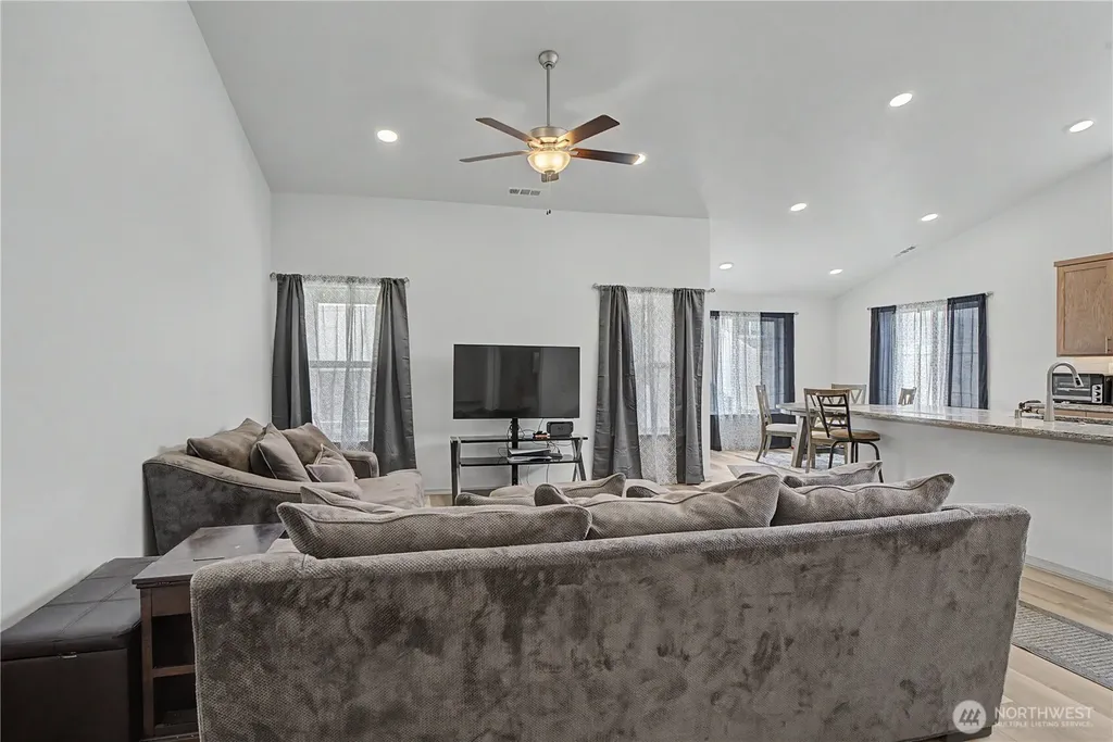 204 Royal Palm Drive Moses Lake WA 98837