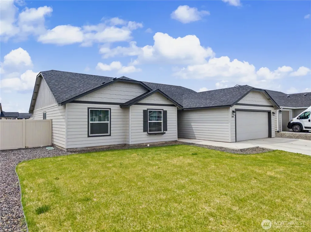 204 Royal Palm Drive Moses Lake WA 98837