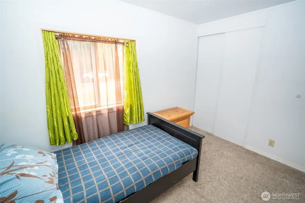 670 N Duckabush Drive N Hoodsport WA 98548