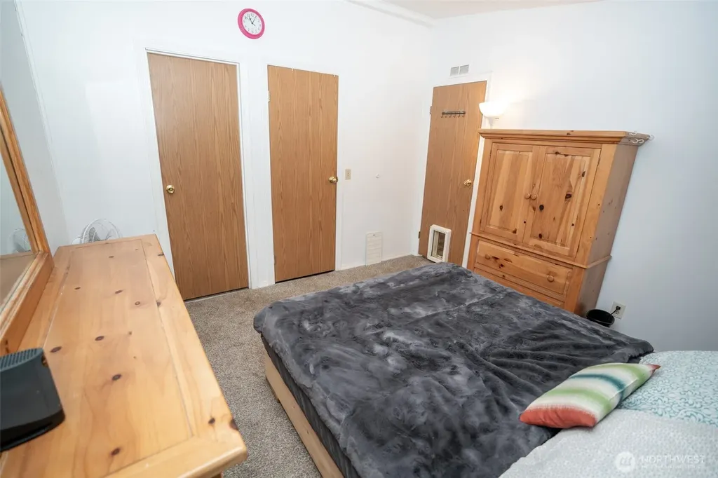 670 N Duckabush Drive N Hoodsport WA 98548