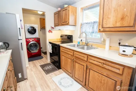 670 N Duckabush Drive N Hoodsport WA 98548