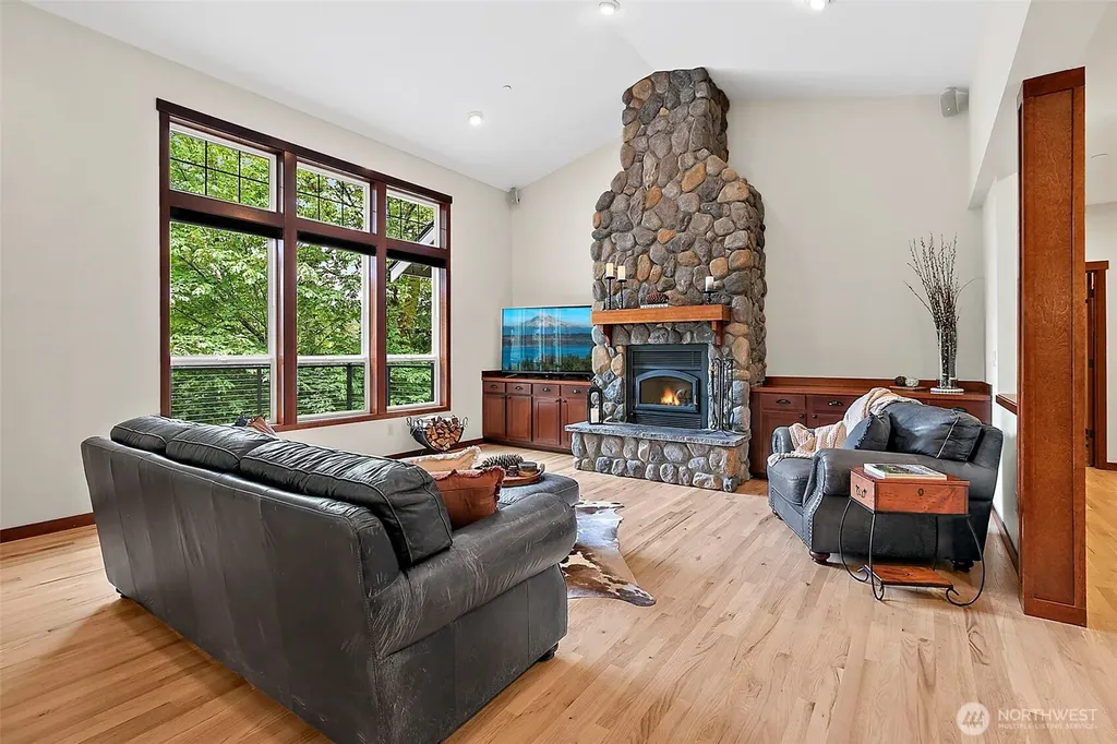 6407 282nd Avenue SE Issaquah WA 98027