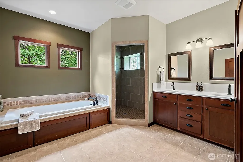 6407 282nd Avenue SE Issaquah WA 98027