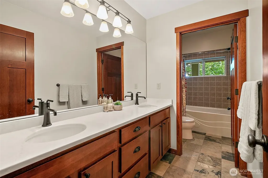 6407 282nd Avenue SE Issaquah WA 98027