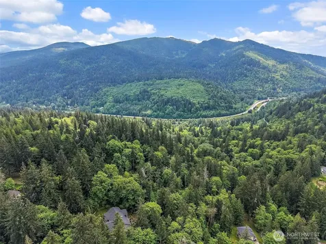 6407 282nd Avenue SE Issaquah WA 98027