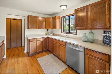 1710 30th Avenue Seattle WA 98122