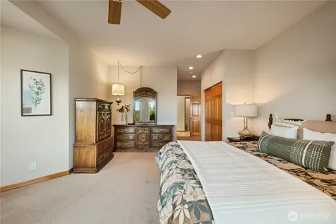 8151 E Seaview Drive Port Orchard WA 98366