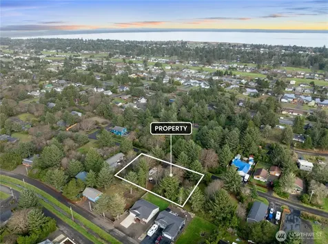 337 Mast Ave NW Ocean Shores WA 98569
