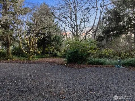 337 Mast Ave NW Ocean Shores WA 98569