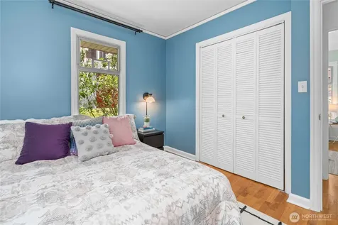 8205 19th Avenue NE Seattle WA 98115