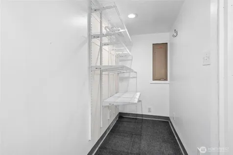 8205 19th Avenue NE Seattle WA 98115