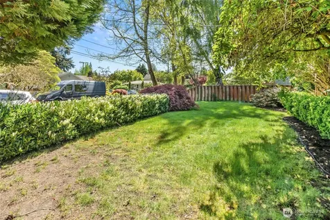8205 19th Avenue NE Seattle WA 98115