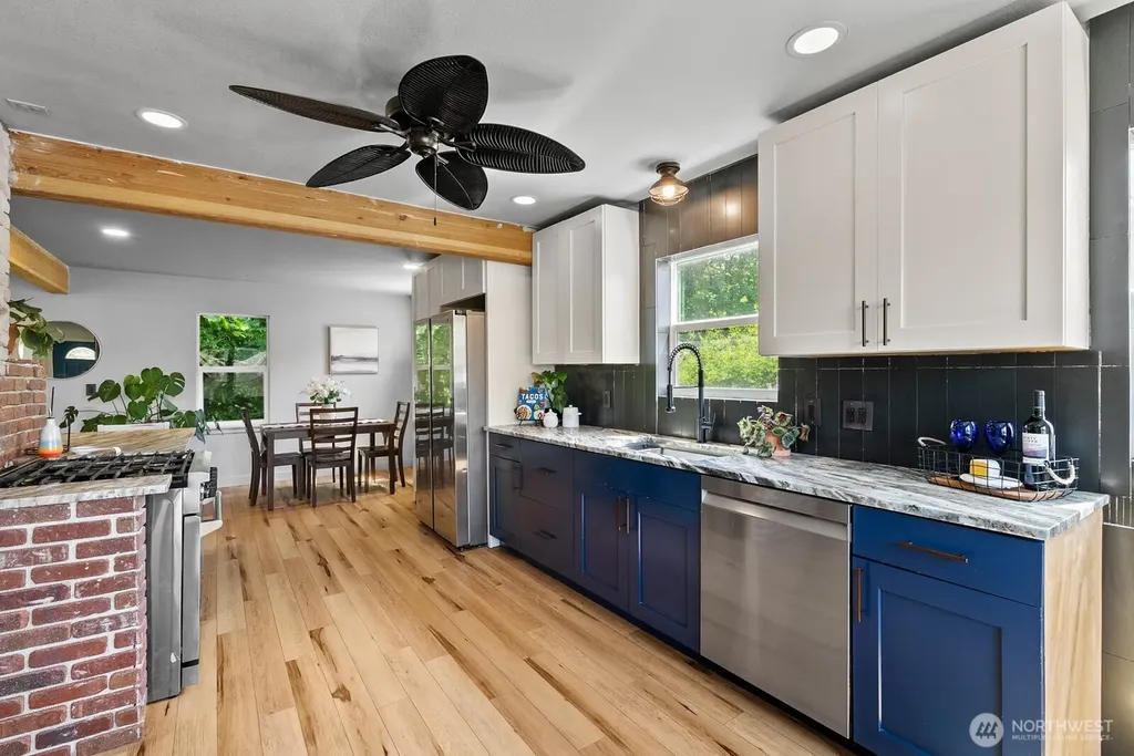 307 4th Street Steilacoom WA 98388