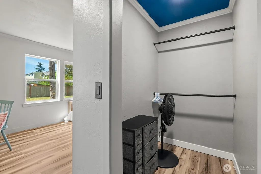 307 4th Street Steilacoom WA 98388