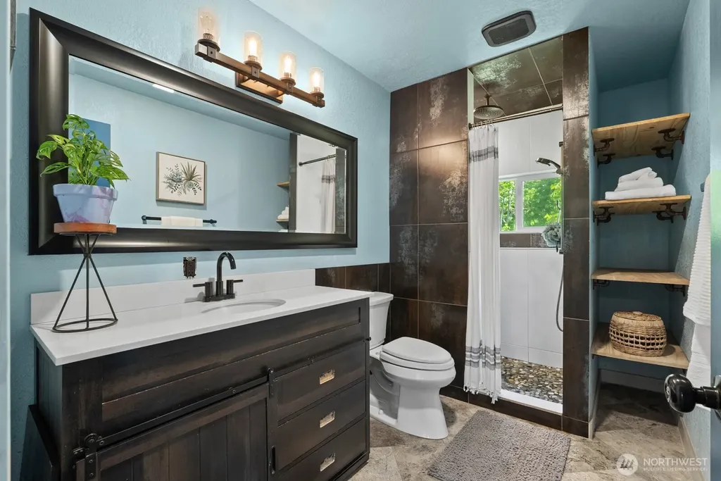 307 4th Street Steilacoom WA 98388