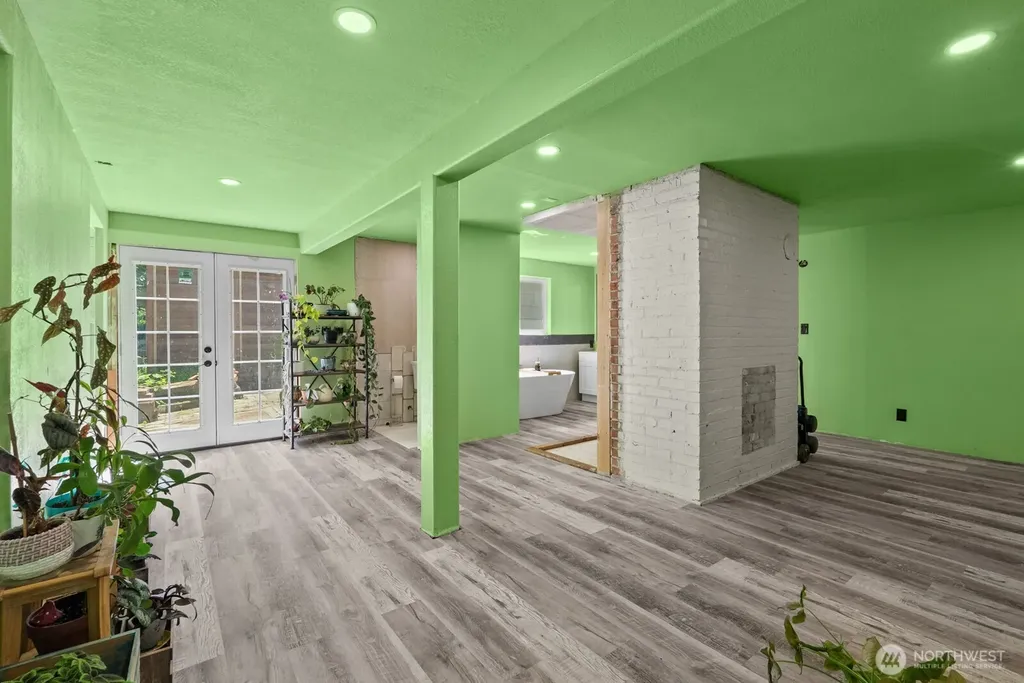 307 4th Street Steilacoom WA 98388
