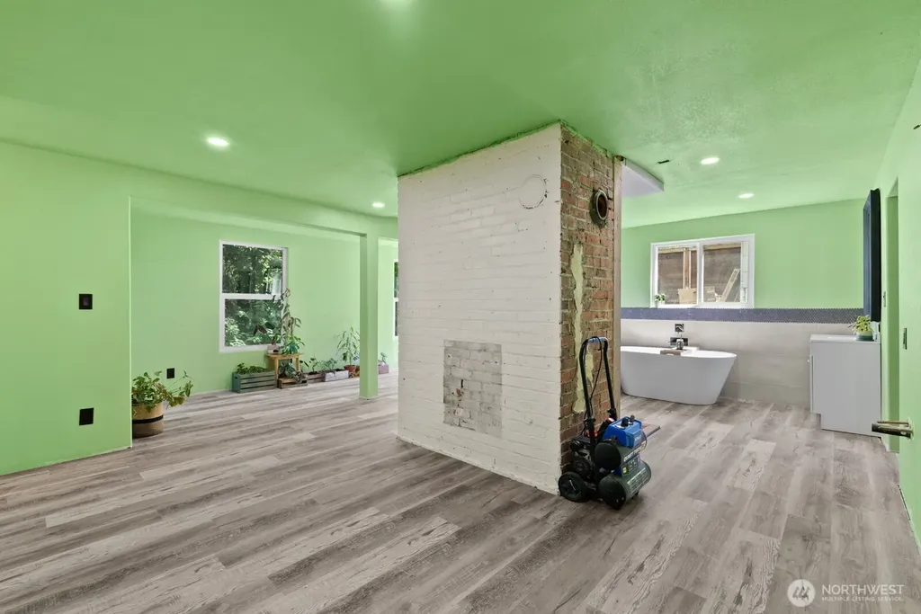 307 4th Street Steilacoom WA 98388