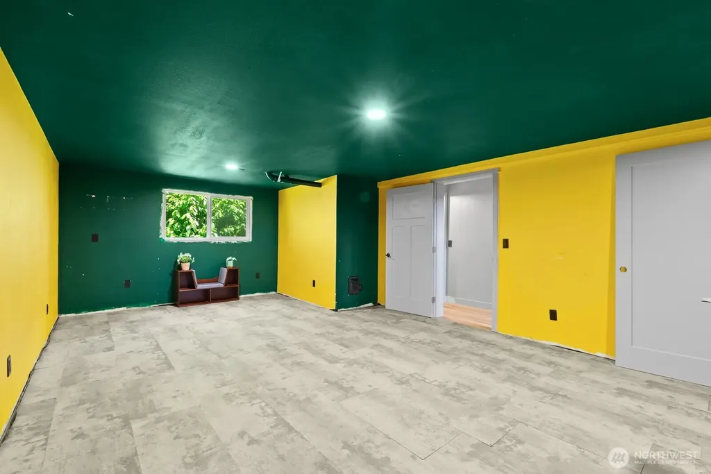 307 4th Street Steilacoom WA 98388