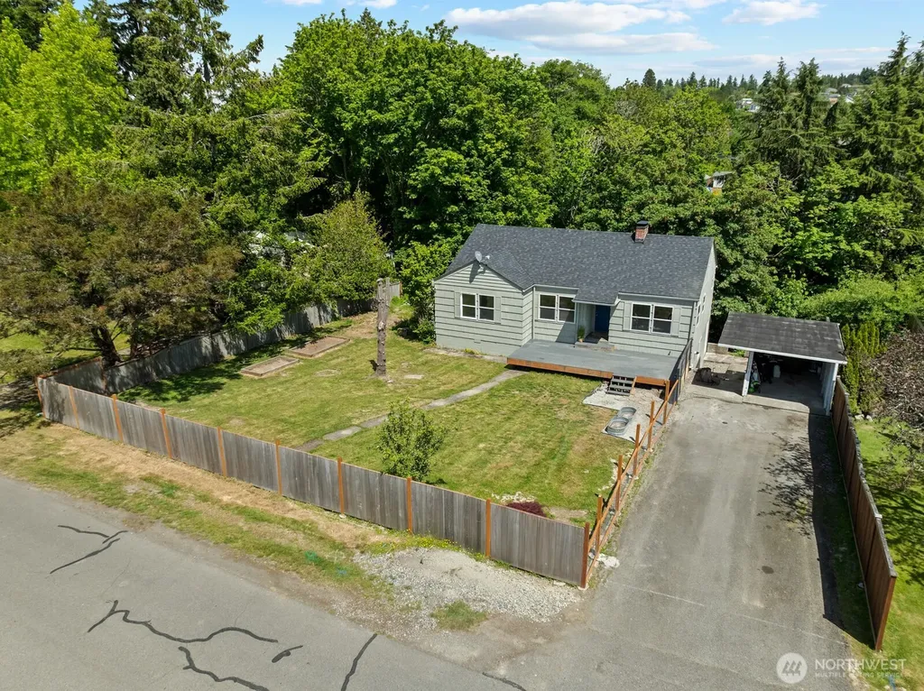 307 4th Street Steilacoom WA 98388