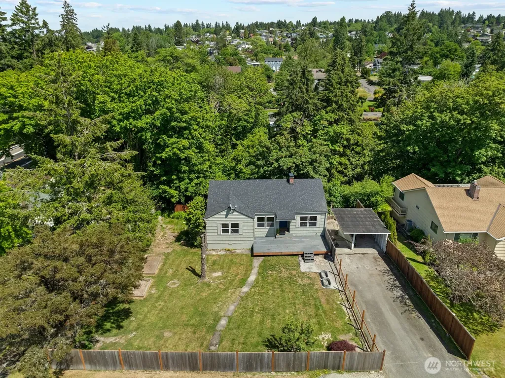 307 4th Street Steilacoom WA 98388