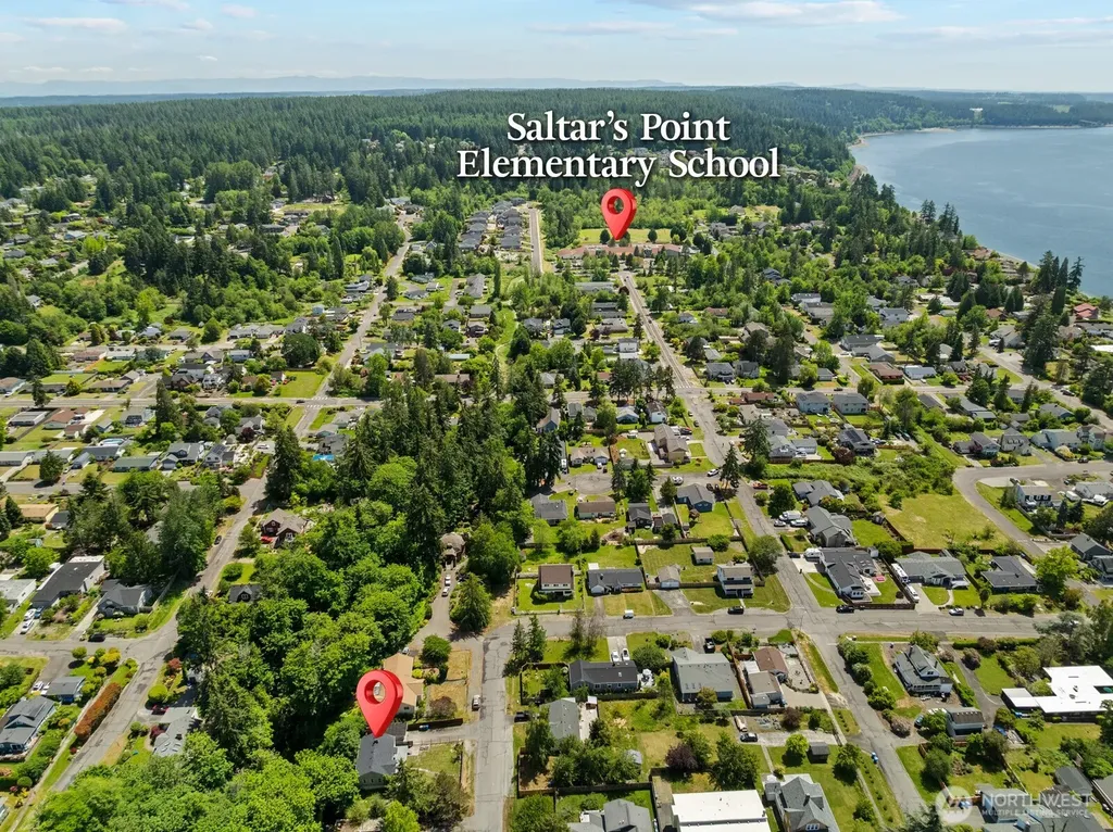 307 4th Street Steilacoom WA 98388