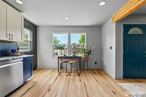 307 4th Street Steilacoom WA 98388