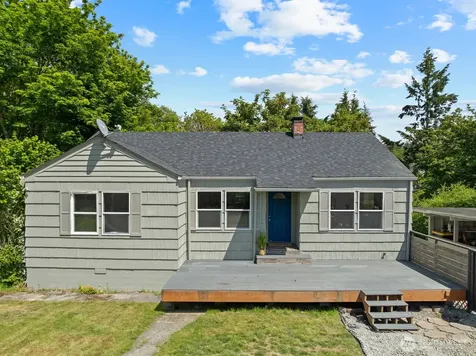 307 4th Street Steilacoom WA 98388