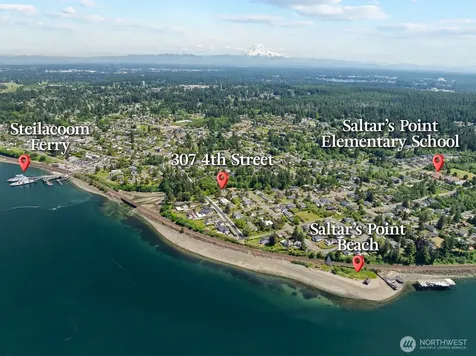 307 4th Street Steilacoom WA 98388