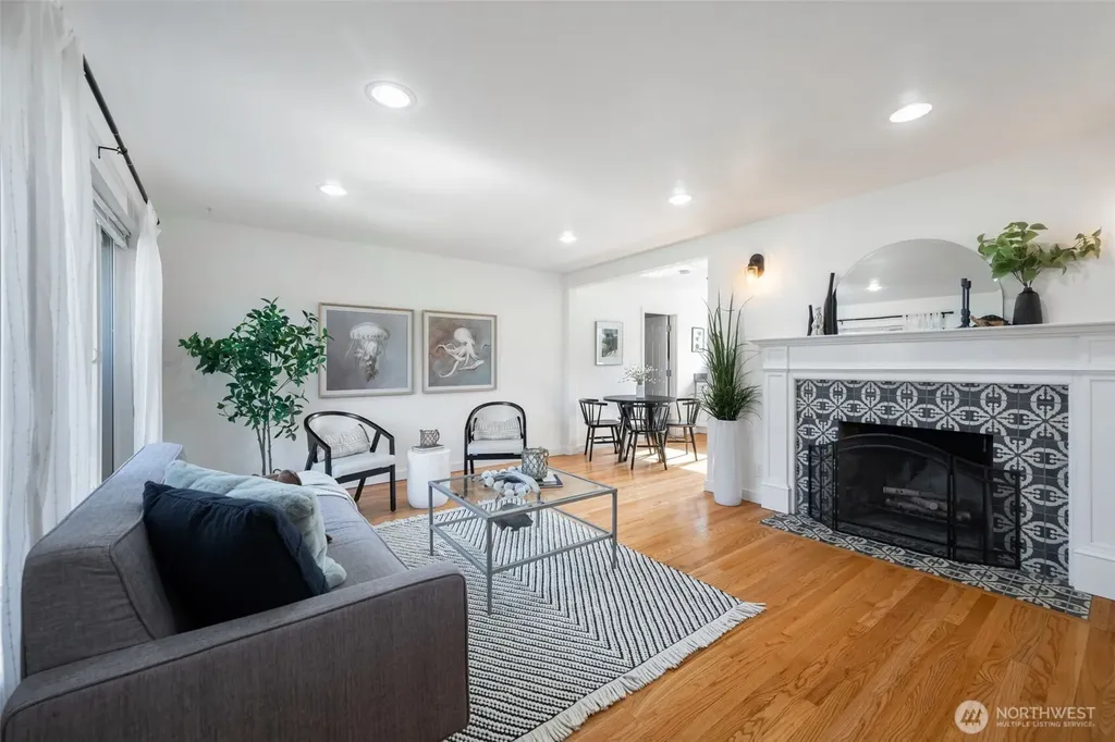 10617 39th Avenue SW Seattle WA 98146