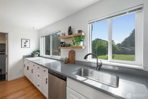 10617 39th Avenue SW Seattle WA 98146