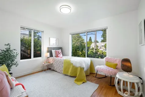 10617 39th Avenue SW Seattle WA 98146