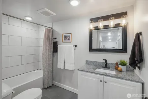 10617 39th Avenue SW Seattle WA 98146
