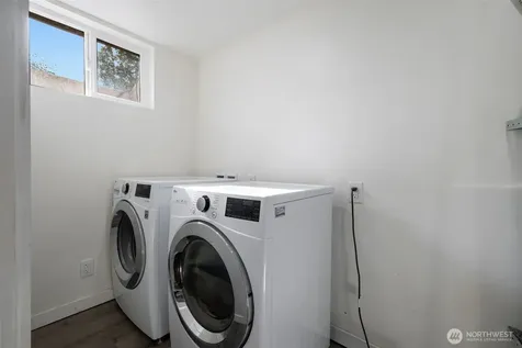 10617 39th Avenue SW Seattle WA 98146