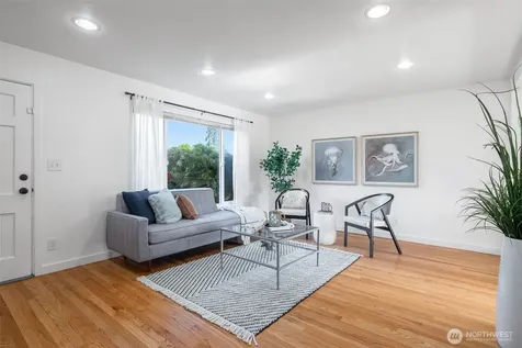 10617 39th Avenue SW Seattle WA 98146