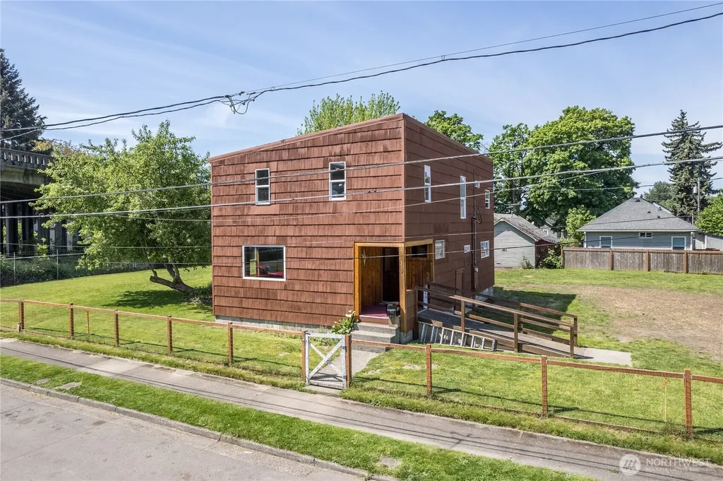 309 NW 2nd Avenue Kelso WA 98626